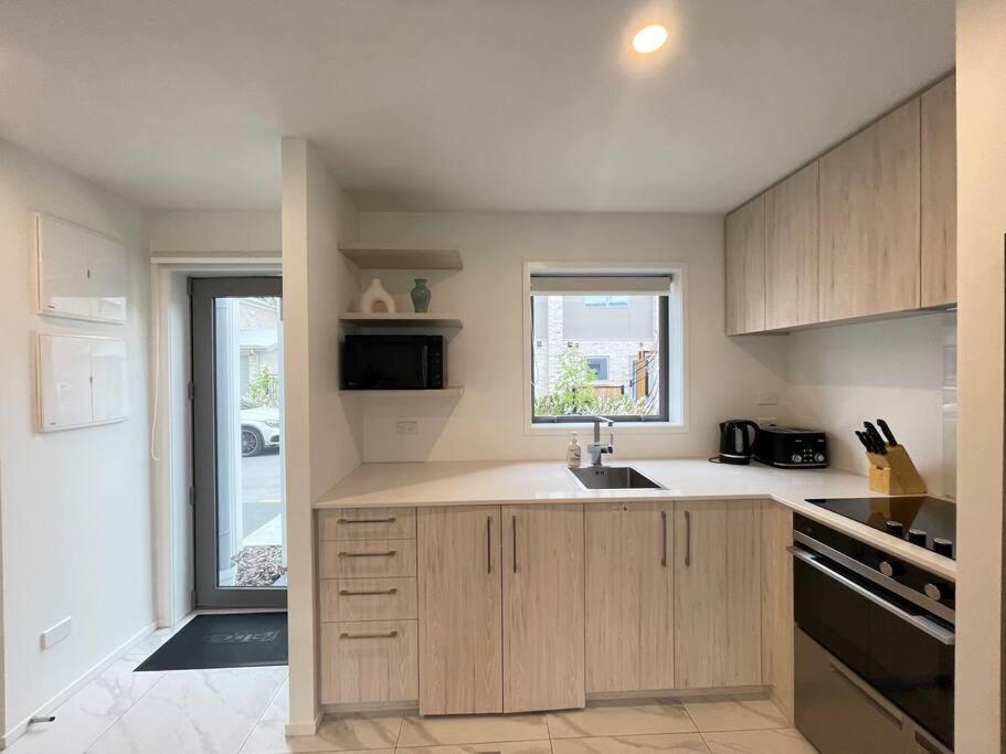 Villa Parkside Retreat - 3 Beds -Sleeps 6 Near Westfield Christchurch Exterior foto