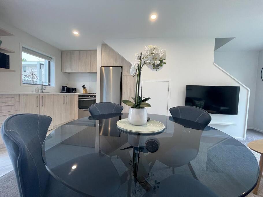 Villa Parkside Retreat - 3 Beds -Sleeps 6 Near Westfield Christchurch Exterior foto